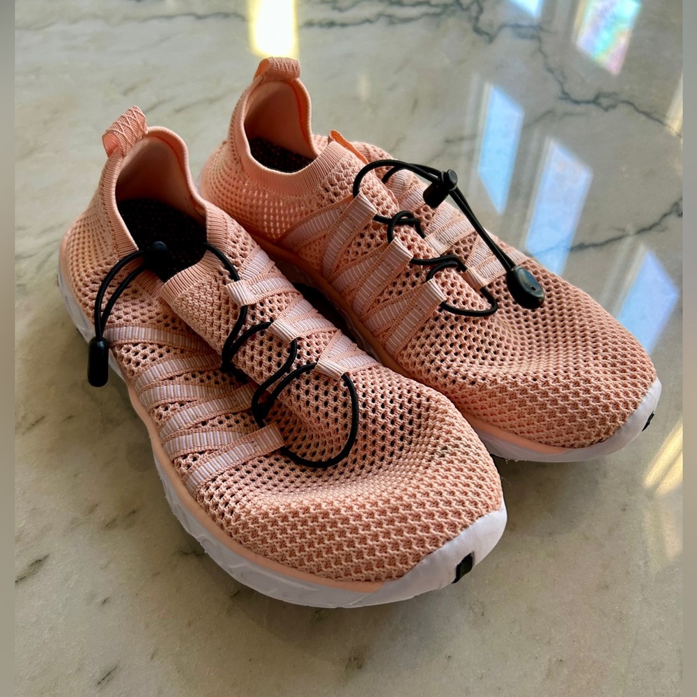 Soukeni water shoes, peach color, size 37